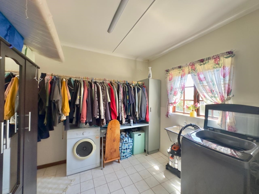 3 Bedroom Property for Sale in Stilbaai Wes Western Cape